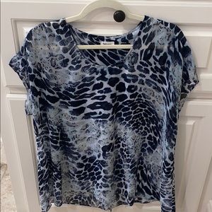 Great cap sleeve light weight Mumu blouse!